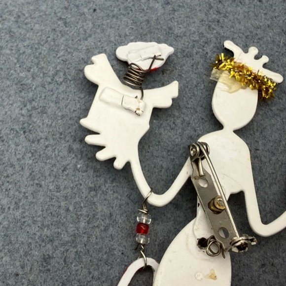 Christmas Pin Brooch Shopping Queen Tree Star Presents Cup Skirt Garland Shoes - Picture 11 of 14